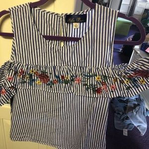 Tank with arm sleeve